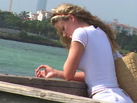 Assparade - these young woman is in truth hott. her enceinte as... 